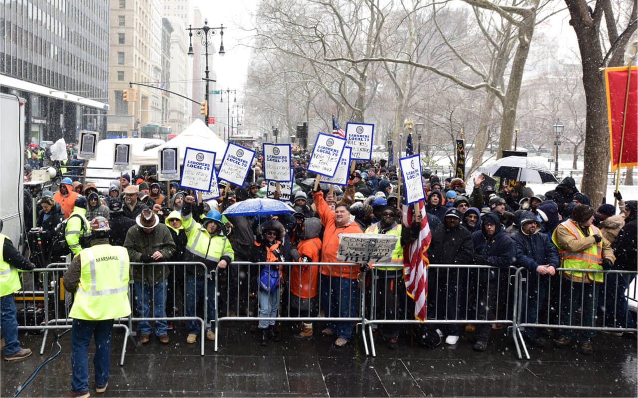 Thousands of union and non-union construction workers in New York City rallied by City Hall to urge passage of bill 1447 to improve safety, January 31, 2017.